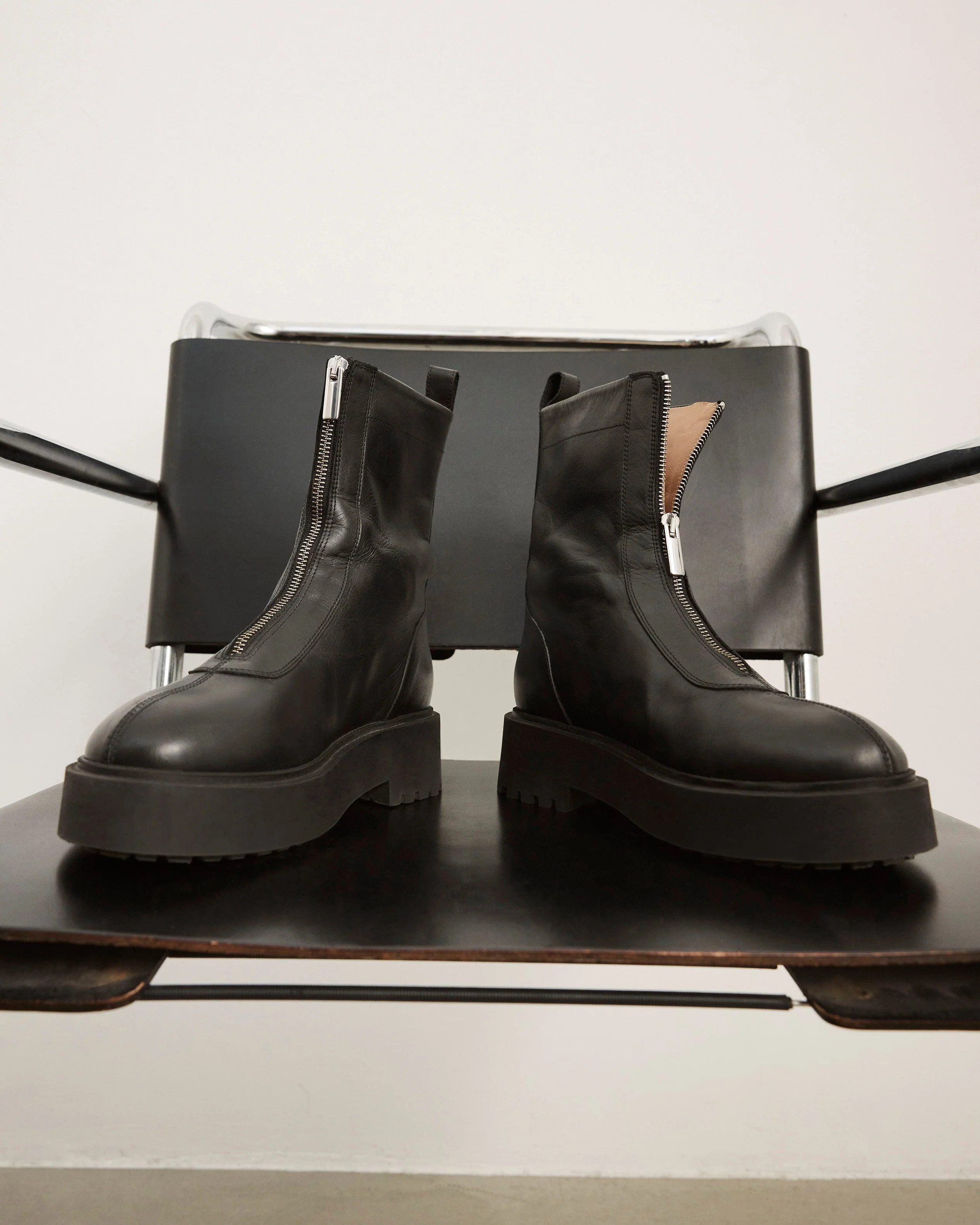 Alma Leather Black - Image 8