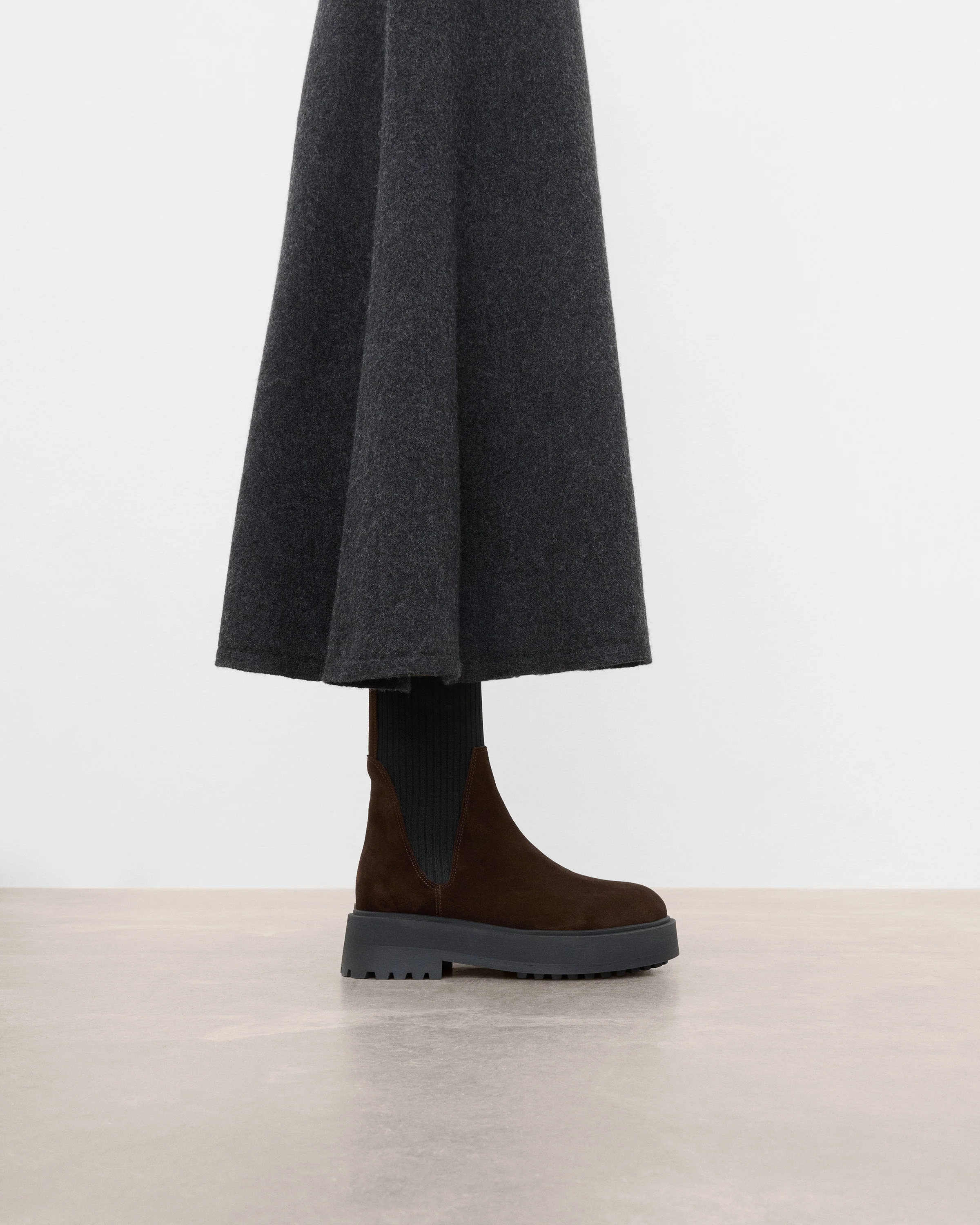 Aurora Suede Chocolate - Image 3