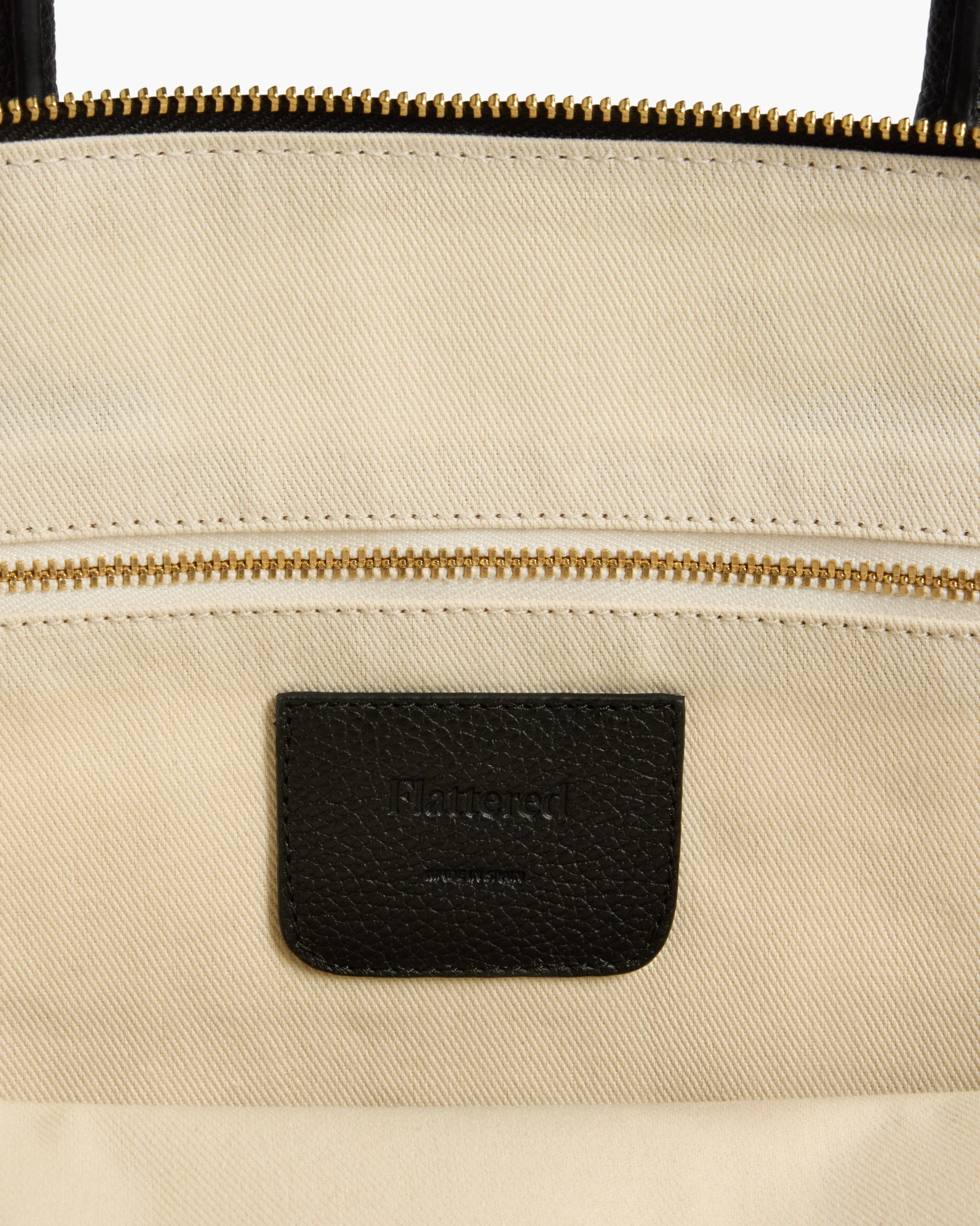 Des Shoulder Bag Grained Leather Black - Image 4
